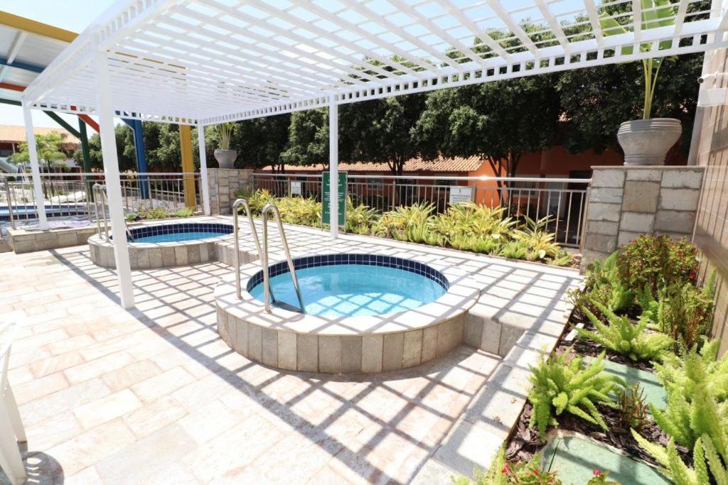Apartamento Cd Diroma Fiori Caldas Novas Exterior foto